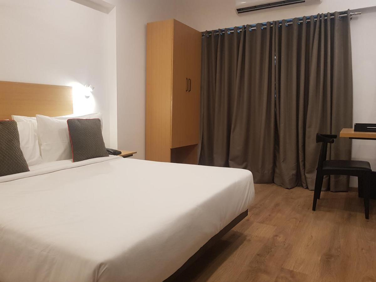 Hotel Unicontinental Bombay Esterno foto