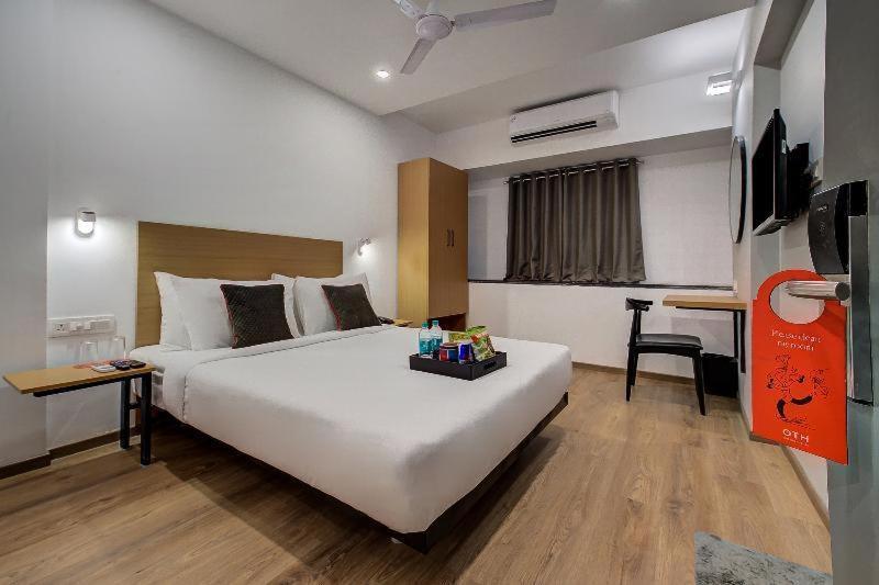 Hotel Unicontinental Bombay Esterno foto