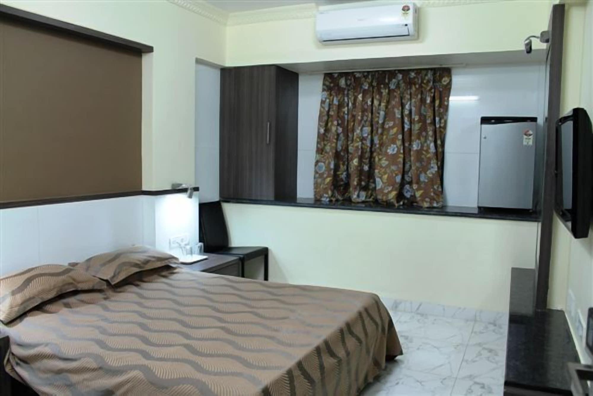 Hotel Unicontinental Bombay Esterno foto