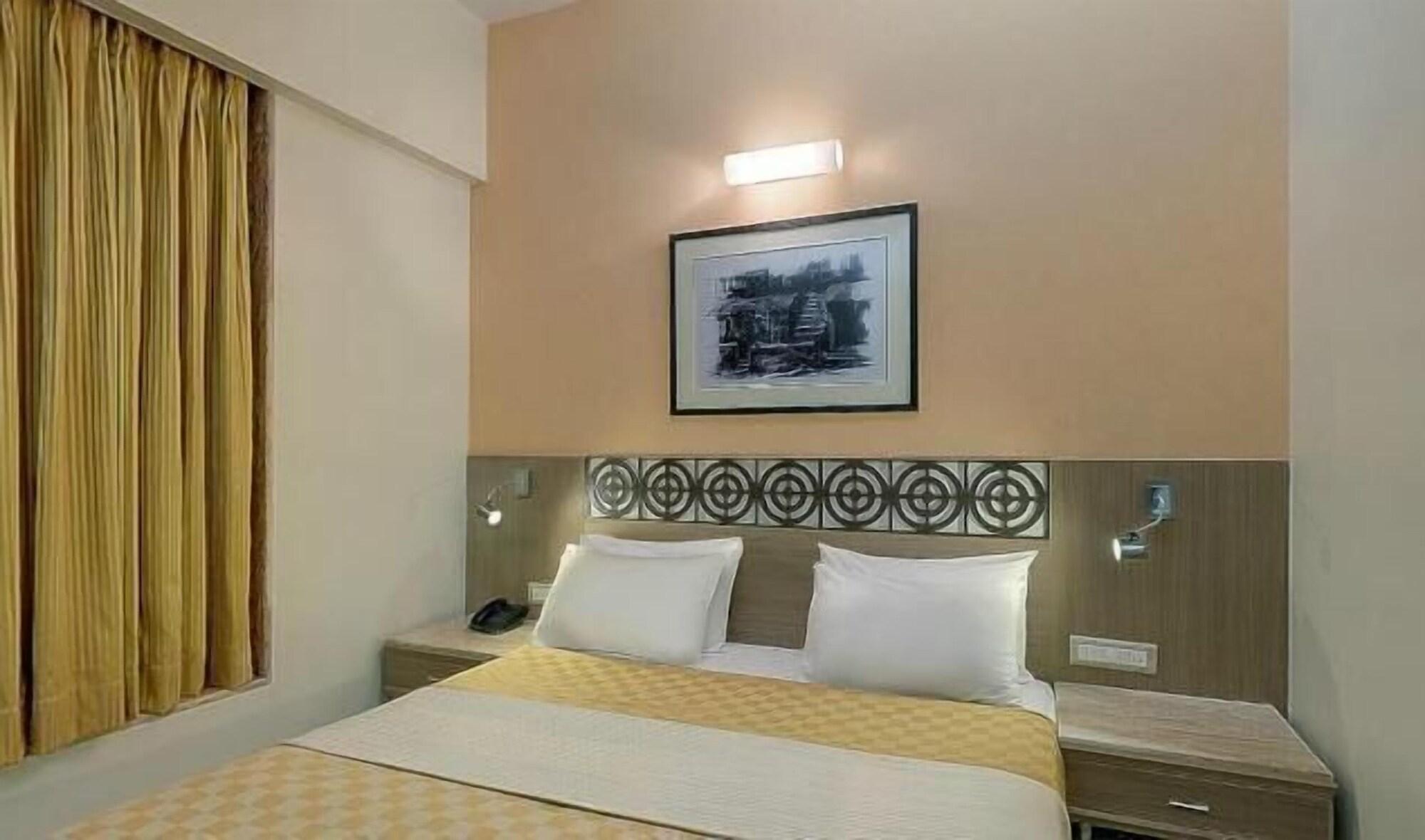 Hotel Unicontinental Bombay Esterno foto