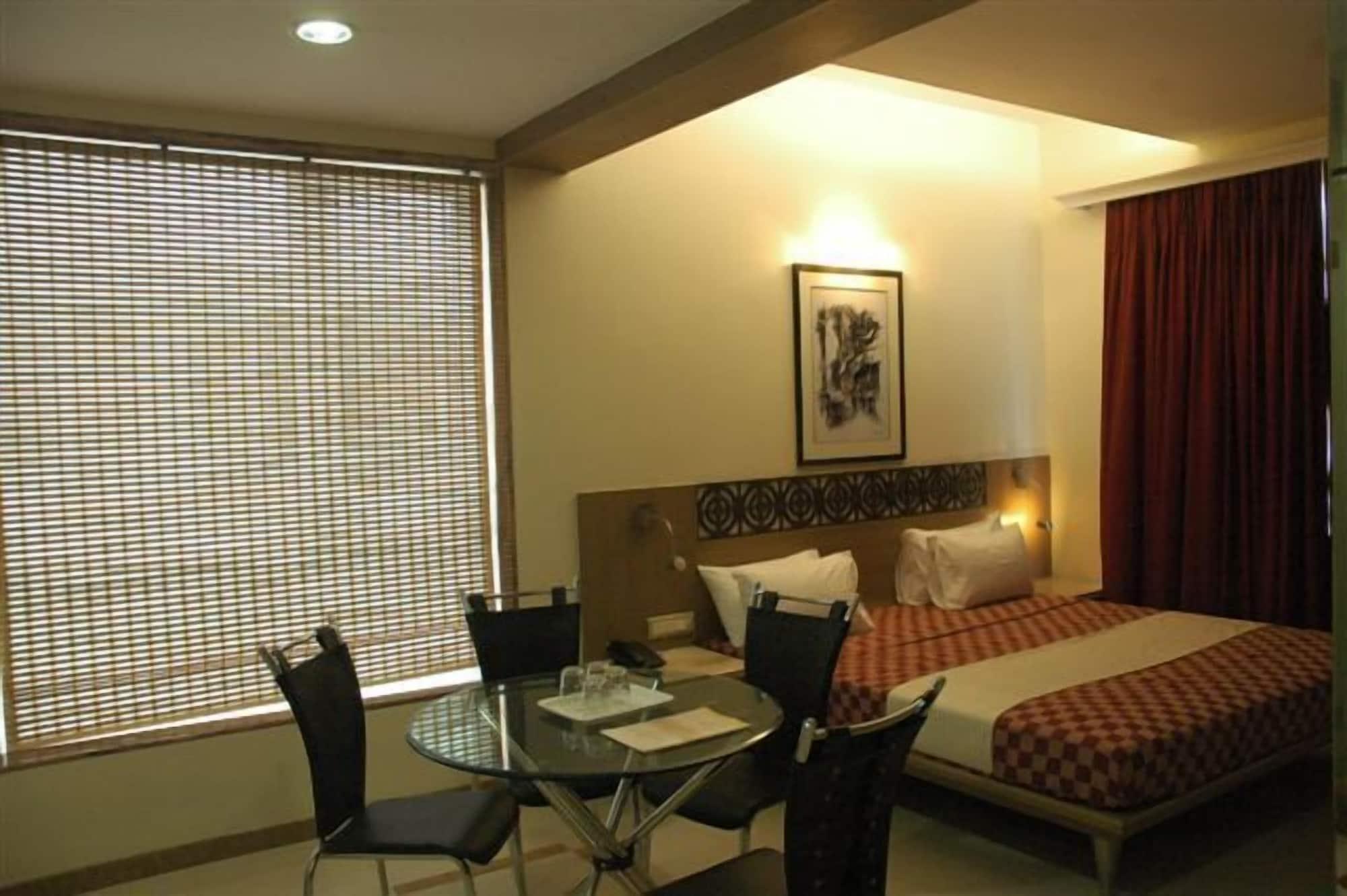 Hotel Unicontinental Bombay Esterno foto
